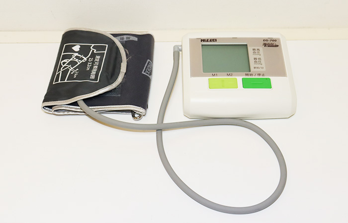緊急対応設備_血圧計